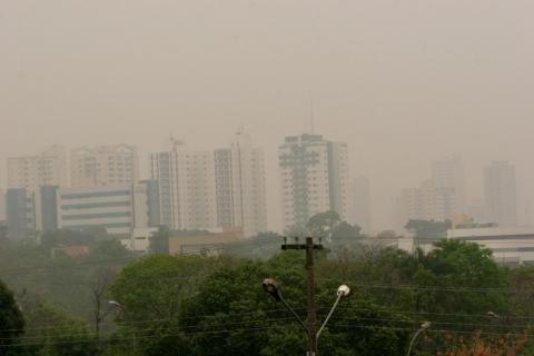 Calor fuma&ccedil;a Cuiab&aacute;