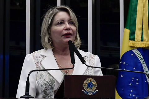 Selma Arruda