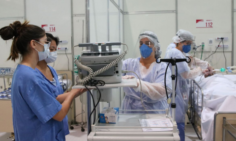 hospital m&eacute;dicos coronavirus