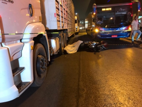 homem atropelado por carreta.jpg
