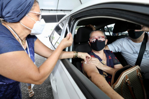 Vacinação drive Cuiabá