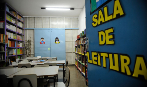 escola vazia.jpg