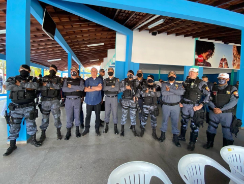 Bolsonaro e PMs em Cuiab&aacute;