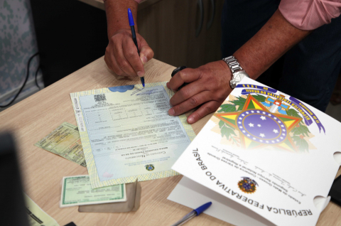 certid&atilde;o de nascimento