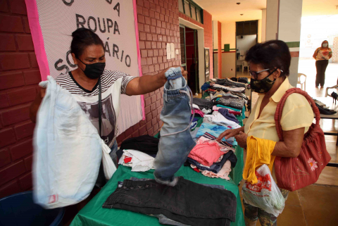 CRAS em Várzea Grande faz doação de roupas para famílias carentes - PNB  Online - Portal de Notícias MT