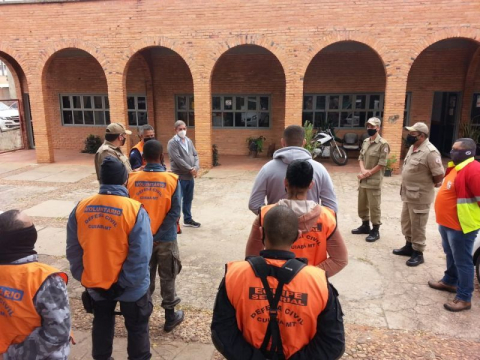 Voluntários Defesa Civil