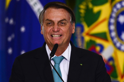 Presidente Jair Bolsonaro rindo