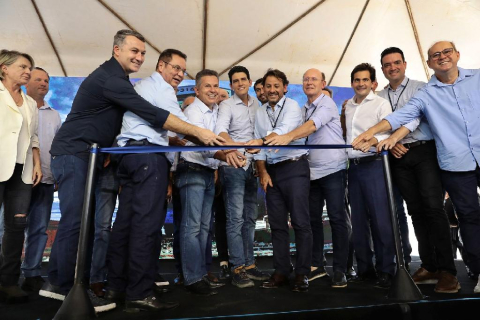 Lan&ccedil;amento de obra da ferrovia