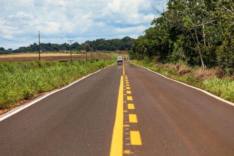 rodovia asfaltada