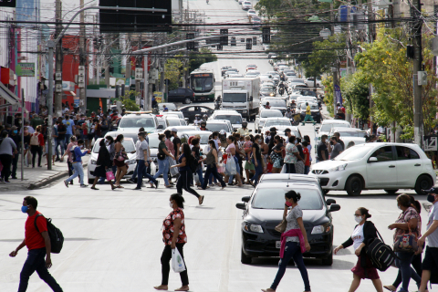 popula&ccedil;&atilde;o centro de cuiab&aacute; habitantes pessoas comercio.jpg