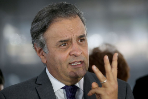 A&eacute;cio Neves 